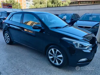 Usata Hyundai i20 Style 75 CV (55 kW) 2015 Nero Utilitaria