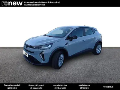 Usata Renault Captur Evolution 100 CV (73 kW) 2024 Grigio chiaro SUV