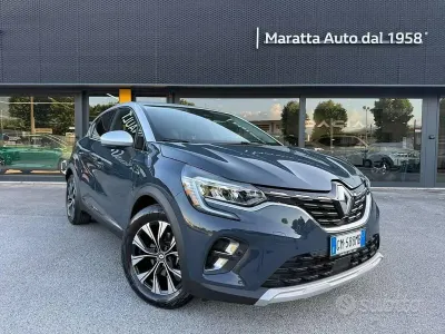 Usata Renault Captur Techno 142 CV (104 kW) 2023 Bluazzurro SUV