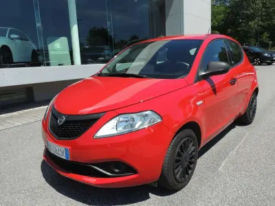 Usata Lancia Ypsilon Silver 69 CV (50 kW) 2020 Rosso Utilitaria
