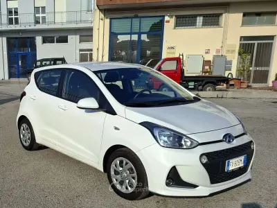 Usata Hyundai i10 67 CV (49 kW) 2019 Bianco Utilitaria