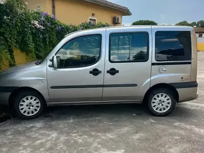 Usata Fiat Doblò 63 CV (46 kW) 2004 Grigio Monovolume