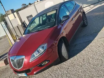 Usata Lancia Delta 190 CV (139 kW) 2010 Rosso Utilitaria