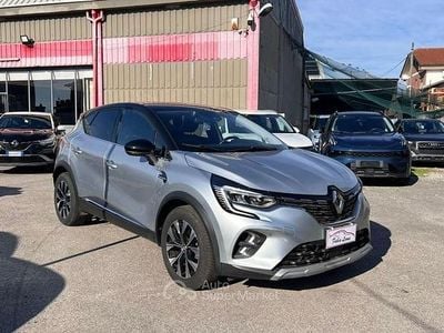 Usata Renault Captur Techno 91 CV (66 kW) 2024 Grigio SUV