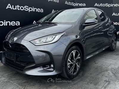 Nuova Toyota Yaris Hybrid Trend 116 CV (85 kW) 2026 Gray Berlina