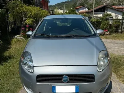 Usata Fiat Grande Punto 75 CV (55 kW) 2006 Utilitaria