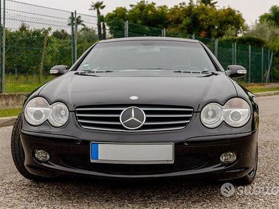 Usata Mercedes SL500 326 CV (239 kW) 2002 Nero Cabrio
