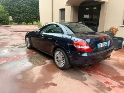 Usata Mercedes SLK200 163 CV (119 kW) 2006 Bluazzurro Cabrio