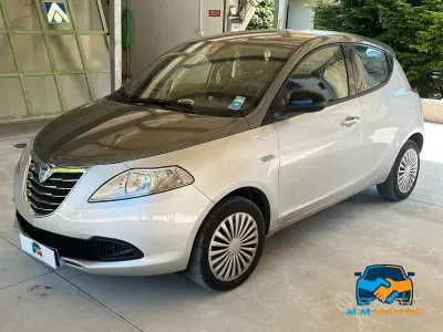 Usata Lancia Ypsilon Silver 69 CV (50 kW) 2013 Grigio Utilitaria