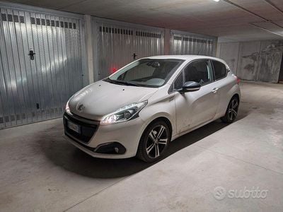 Usata Peugeot 208 2017 Bianco Utilitaria