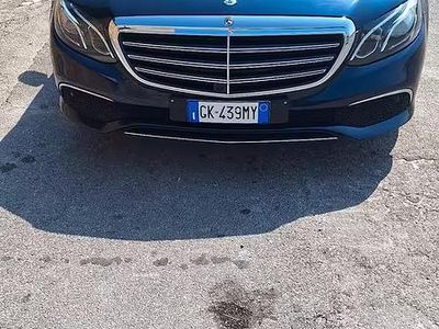 Usata Mercedes E220 194 CV (142 kW) 2017 Blu Station wagon
