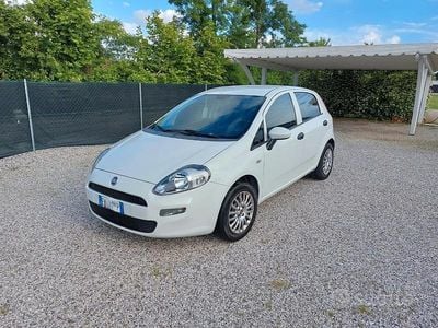 Usata Fiat Punto 77 CV (56 kW) 2017 Bianco Utilitaria