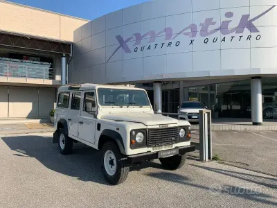 Usado Land Rover Defender 122 CV (89 kW) 2004 Blanco SUV