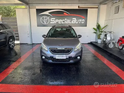 Usata Peugeot 2008 Active 68 CV (50 kW) 2014 Grigio SUV