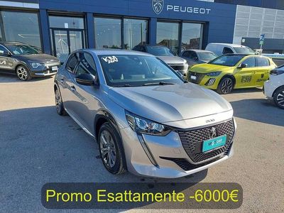 Usata Peugeot e-208 Allure 100 kW (136 CV) 2023 Grigio Utilitaria