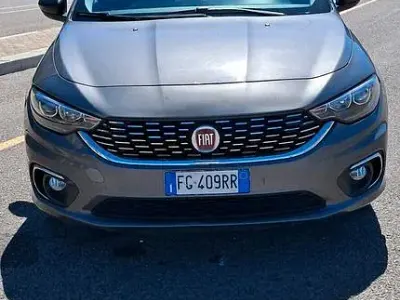Usata Fiat Tipo Business 120 CV (88 kW) 2017 Grigio Berlina