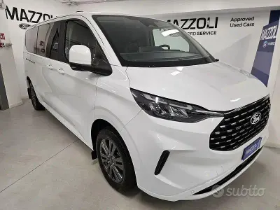 Usata Ford Tourneo Custom Titanium 136 CV (100 kW) 2024 Bianco Furgone