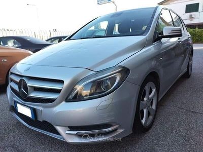 Usata Mercedes B180 Premium 109 CV (80 kW) 2012 Argento Utilitaria