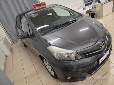 Grigio Usata 2011 Toyota Yaris Style Berlina | 6500 € (Buon prezzo)