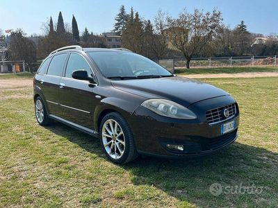 Usata Fiat Croma 150 CV (110 kW) 2009 Marrone Station wagon