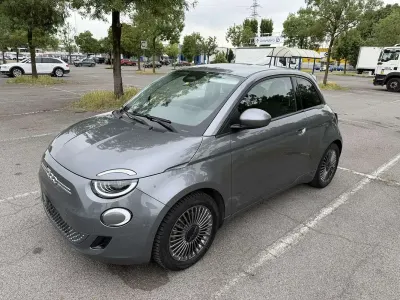 Begagnad Fiat 500e Icon 42 kW (58 HK) 2021 Grå Halvkombi
