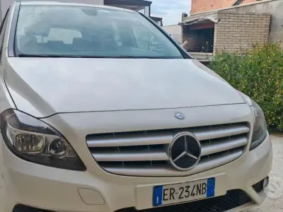 Usata Mercedes B180 109 CV (80 kW) 2013 Bianco Utilitaria
