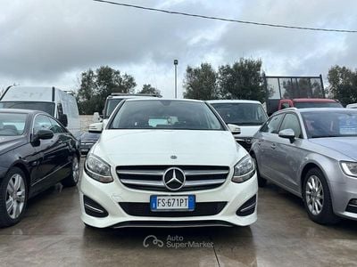 Usata Mercedes B200 Premium 136 CV (100 kW) 2018 Bianco Monovolume