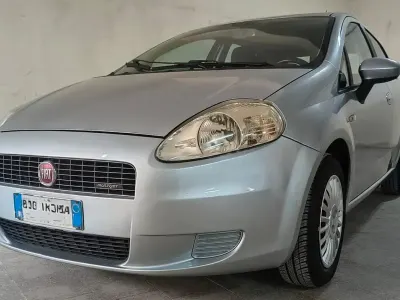 Usata Fiat Grande Punto Dynamic 75 CV (55 kW) 2007 Grigio Utilitaria