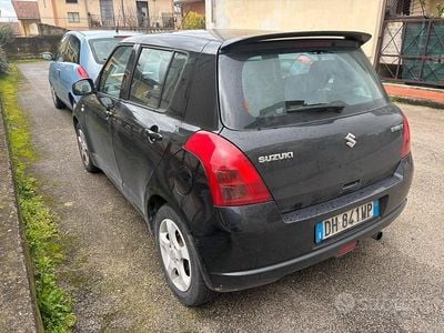 Begagnad Suzuki Swift 70 HK (51 kW) 2008 Halvkombi
