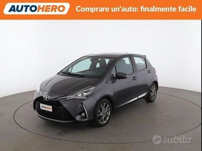 Usata Toyota Yaris Lounge 111 CV (81 kW) 2017 Grigio Berlina