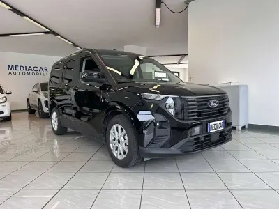 Usata Ford Tourneo Courier 125 CV (91 kW) 2024 Nero Monovolume