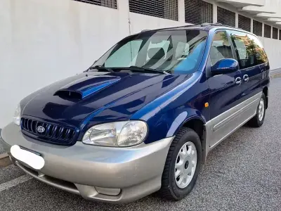 Usata Kia Carnival 126 CV (92 kW) 2001 Blu Monovolume
