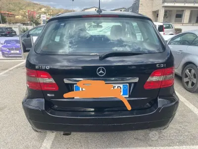 Usata Mercedes B180 109 CV (80 kW) 2008 Nero Monovolume