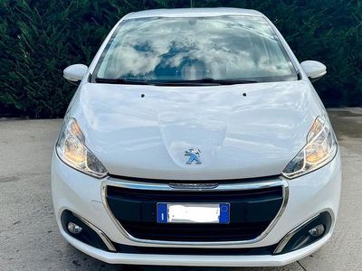 Bianco Usata 2016 Peugeot 208 Utilitaria | 6850 € (Buon prezzo)