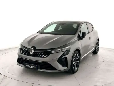 Begagnad Renault Clio V Techno 91 HK (66 kW) 2025 Grå Halvkombi