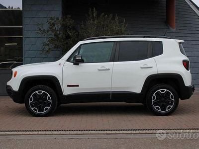 Usata Jeep Renegade Trailhawk 170 CV (125 kW) 2016 Bianco SUV