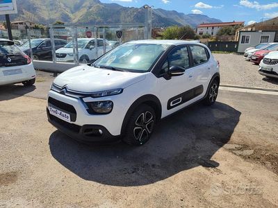 Begagnad Citroën C3 Shine 102 HK (75 kW) 2022 Vit Sedan