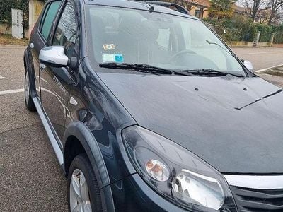Usata Dacia Sandero 2012 Grigio Berlina