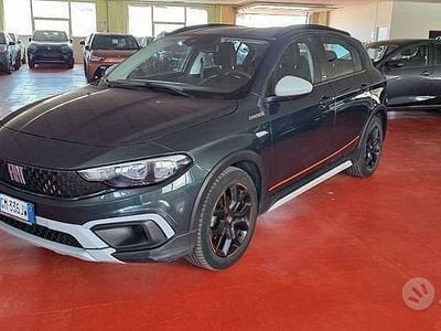 Usata Fiat Tipo Cross 130 CV (95 kW) 2023 Verde Berlina