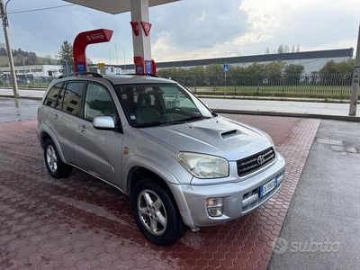 Usata Toyota RAV4 115 CV (84 kW) 2004 Grigio SUV