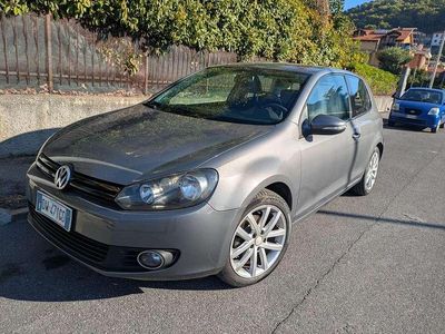 Usado VW Golf VI Trendline 110 CV (80 kW) 2009 Gris Utilitario