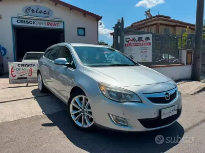 Usata Opel Astra Cosmo 125 CV (91 kW) 2012 Grigio Station wagon