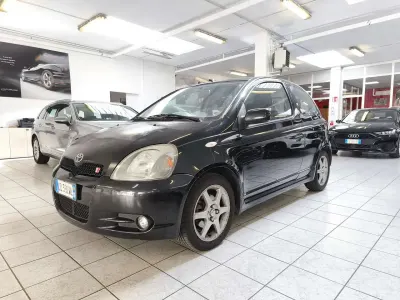 Usata Toyota Yaris 106 CV (77 kW) 2002 Other Berlina