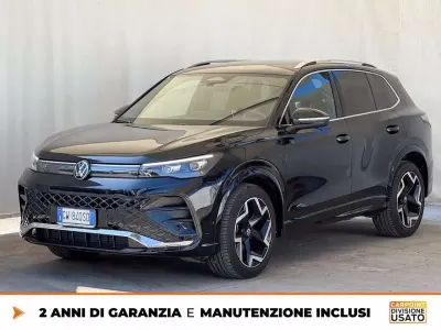 Begagnad VW Tiguan R-line 150 HK (110 kW) 2024 Svart SUV