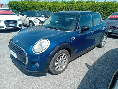 Usata Mini Cooper Business 116 CV (85 kW) 2017 Blu/azzurro Utilitaria