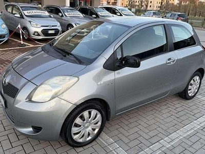 Usata Toyota Yaris Sol 90 CV (66 kW) 2007 Other Utilitaria