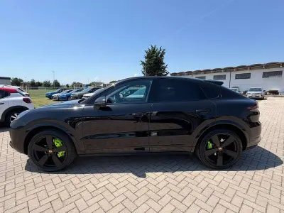Usata Porsche Cayenne Platinum Edition 340 CV (250 kW) 2023 Nero SUV