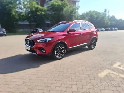 Usata MG ZS Luxury 106 CV (77 kW) 2023 Rosso SUV