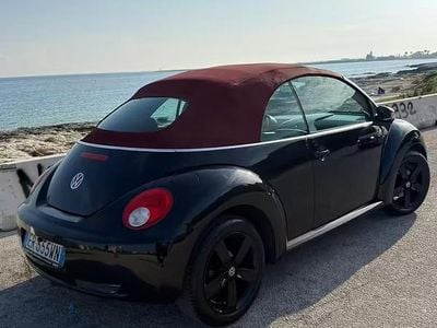 Usata VW New Beetle 105 CV (77 kW) 2009 Nero Utilitaria