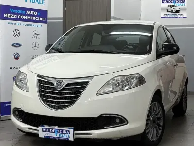 Usata Lancia Ypsilon Gold 95 CV (69 kW) 2012 Bianco Utilitaria